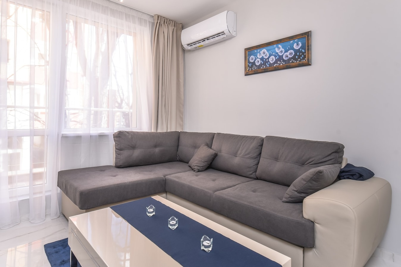 Stylish Residential Flat ~ with Parking & Balcony 9 Flat Manager Booking