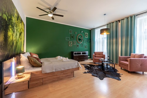 Castle Forest Home 2minutes Walk to Charles Bridge