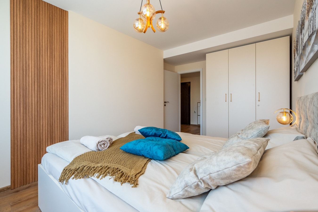 Golden Mountains 14 Flat Manager Booking