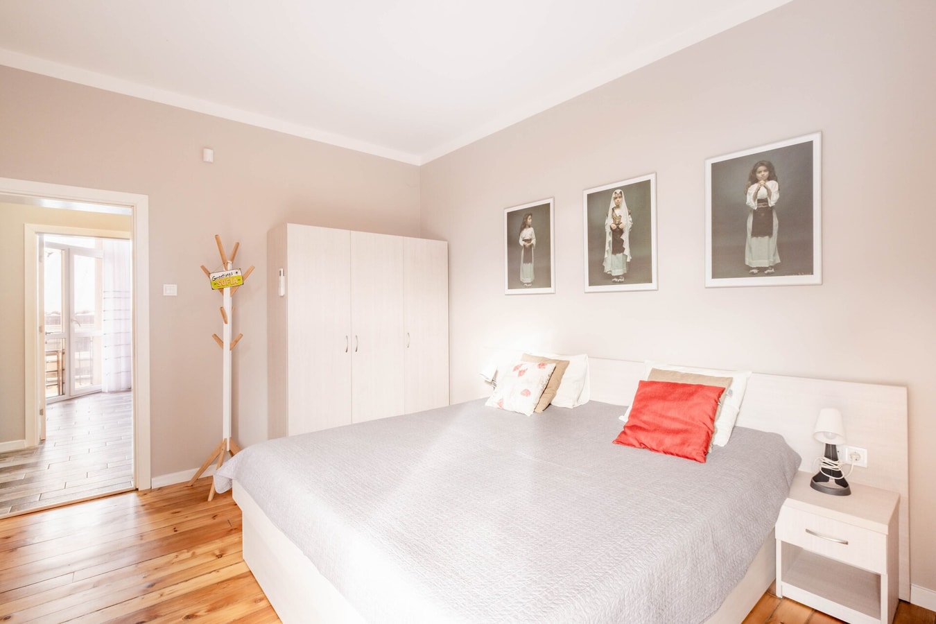 Samuil 93 · New 1930s quiet central apartment w/AC - 2 bedroom 12 Flat Manager Booking