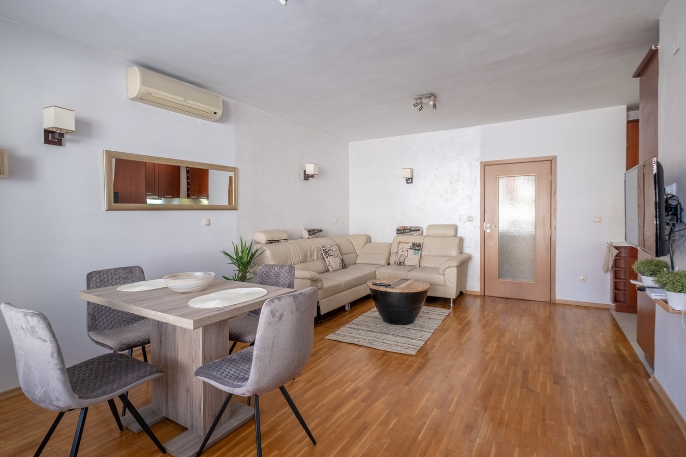 Spacious 1 bedroom apartment in a lively center 9 Flat Manager Booking