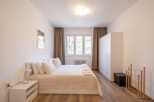 Peaceful downtown location - 2 bedroom apartment 11 Flat Manager Booking
