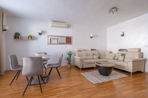Spacious 1 bedroom apartment in a lively center 7 Flat Manager Booking