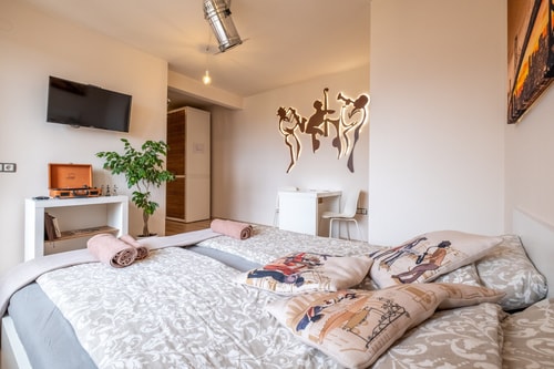 Jazzy · JAZZY off Vitosha Blvd: Feel the Rhythm of Sofia 8 Flat Manager Booking