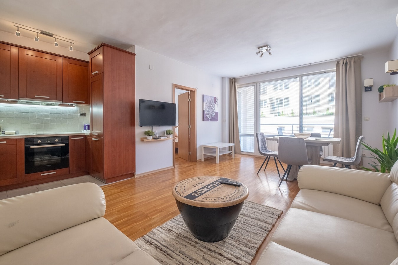 Spacious 1 bedroom apartment in a lively center 14 Flat Manager Booking
