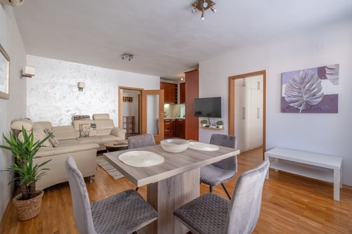 Spacious 1 bedroom apartment in a lively center 0 Flat Manager Booking