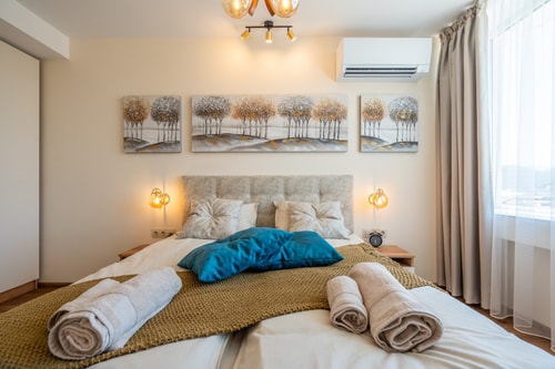 Golden Mountains 13 Flat Manager Booking