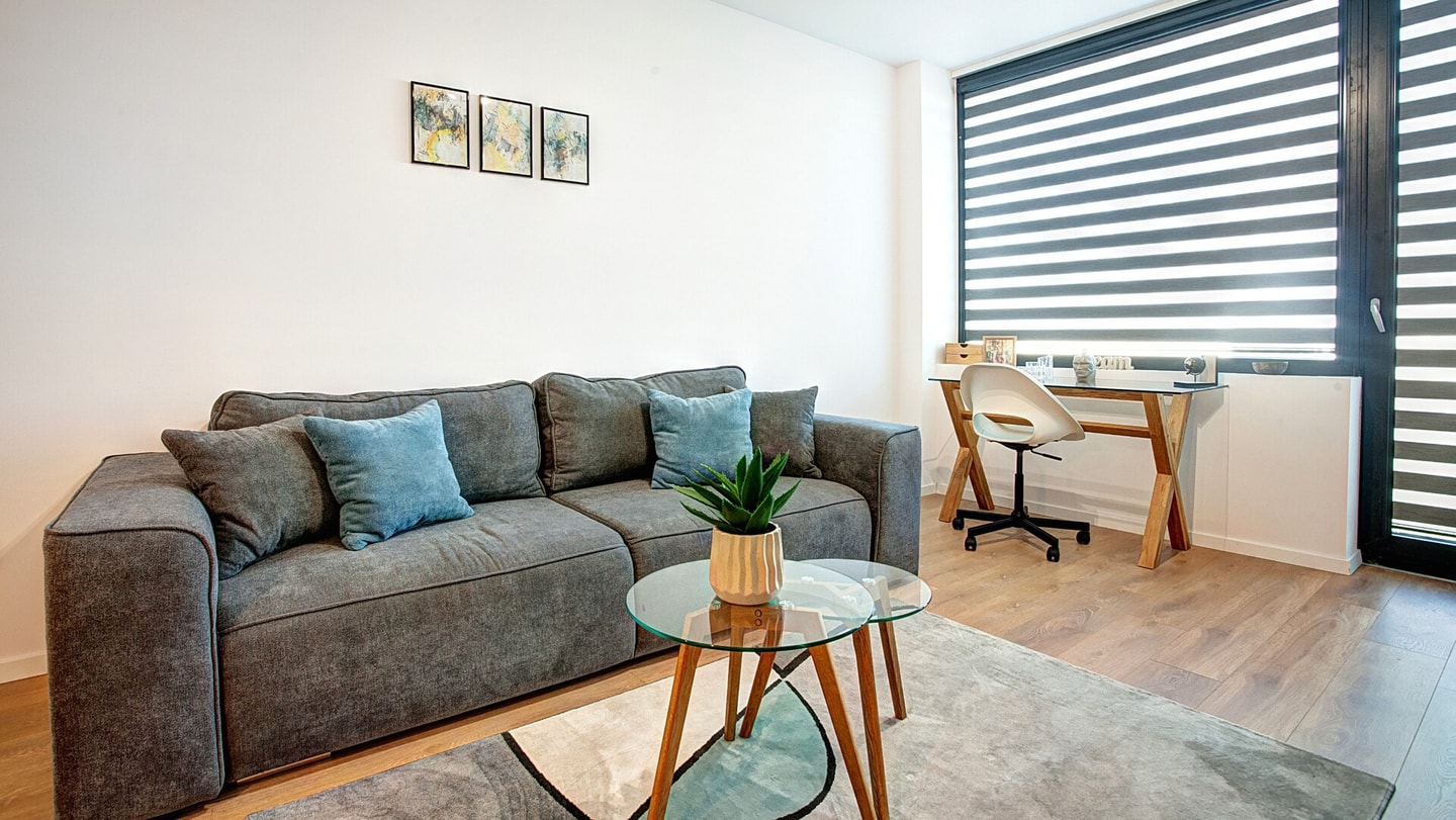 College Flat 5 Flat Manager Booking