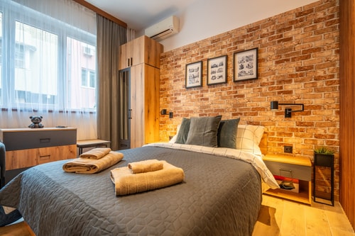 BB Apartment 13 Flat Manager Booking