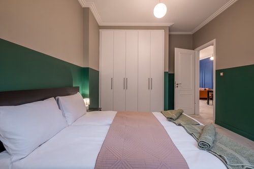 Sofia’s Classy Blu -2 Bedrooms 23 Flat Manager Booking