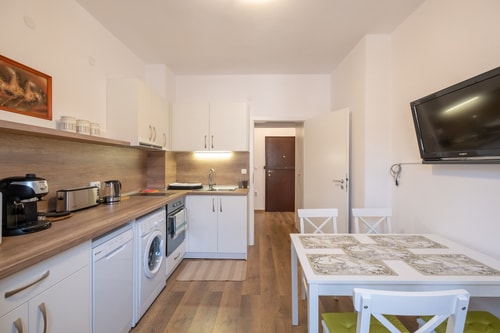 Peaceful downtown location - 2 bedroom apartment 7 Flat Manager Booking