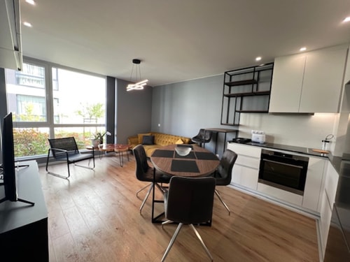 Gran Capital - Vodoley Rose Garden, FREE parking 8 Flat Manager Booking