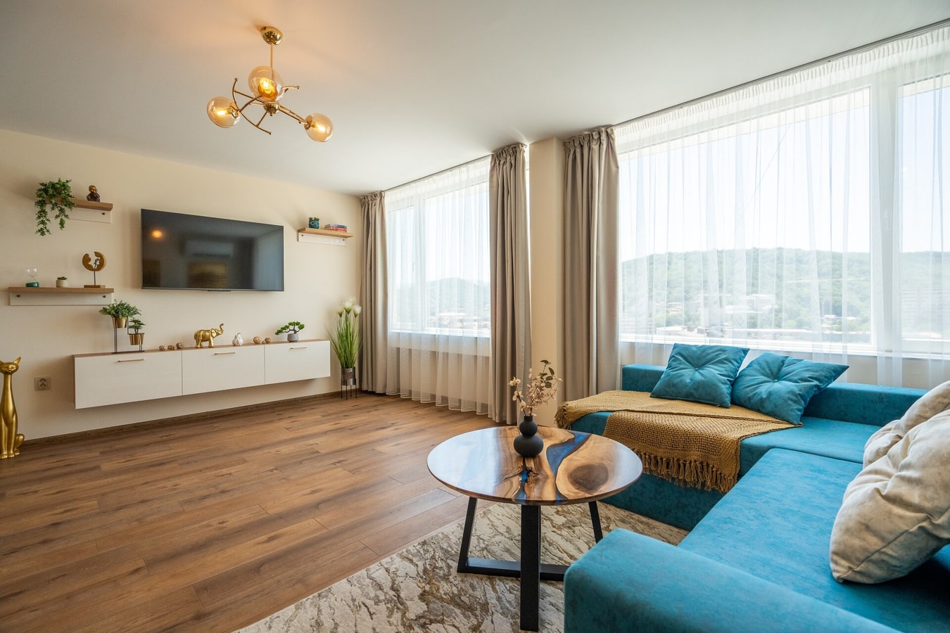 Golden Mountains 7 Flat Manager Booking