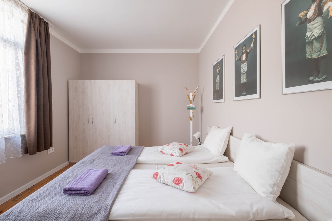 Samuil 93 · New 1930s quiet central apartment w/AC - 2 bedroom 19 Flat Manager Booking