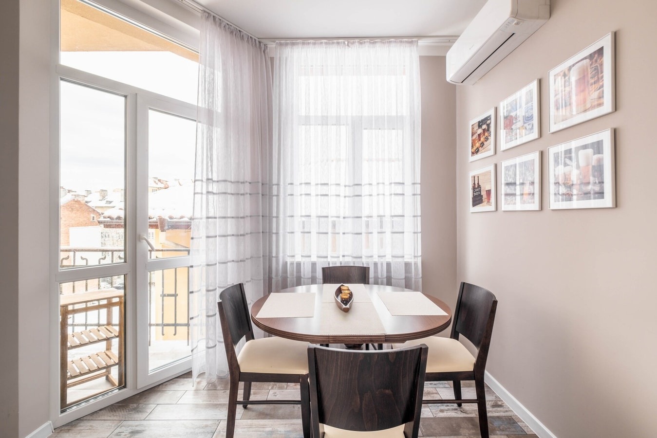 Samuil 93 · New 1930s quiet central apartment w/AC - 2 bedroom 6 Flat Manager Booking