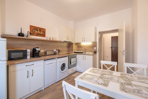 Peaceful downtown location - 2 bedroom apartment 0 Flat Manager Booking