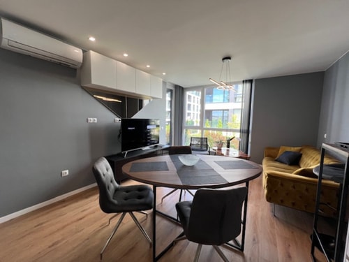 Gran Capital - Vodoley Rose Garden, FREE parking 7 Flat Manager Booking