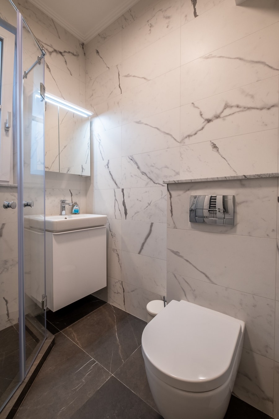 Sofia’s Classy Blu -2 Bedrooms 34 Flat Manager Booking