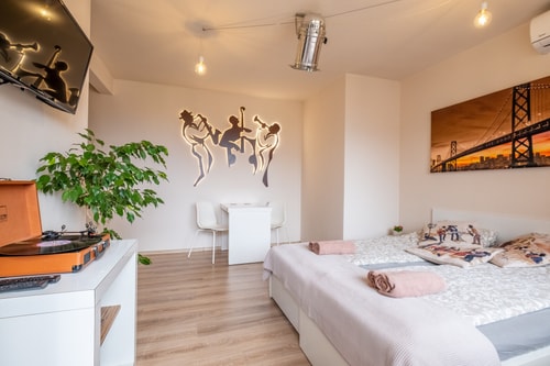 Jazzy · JAZZY off Vitosha Blvd: Feel the Rhythm of Sofia 5 Flat Manager Booking