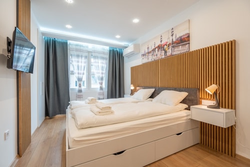 Zenith Apartment 1 Flat Manager Booking
