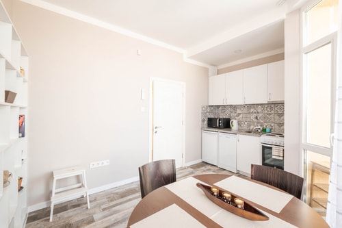 New 1930s quiet central apartment w/AC - 2 bedroom 7 Flat Manager Booking