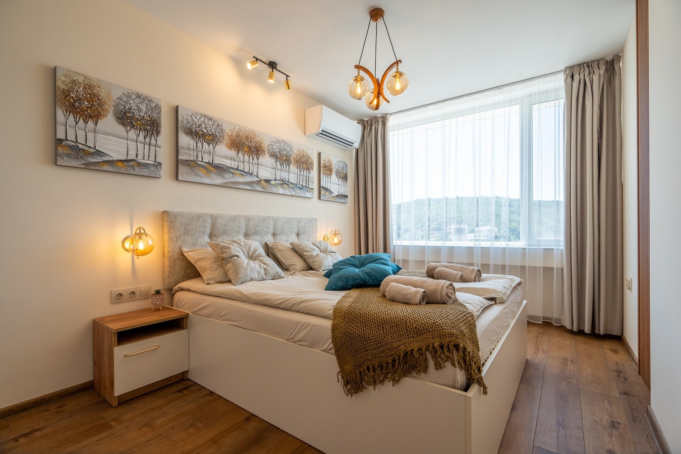 Golden Mountains 3 Flat Manager Booking