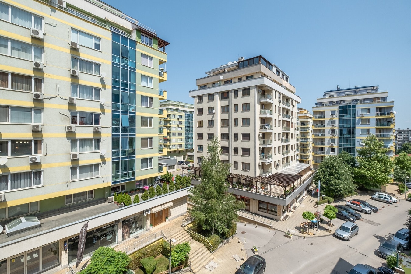 Modern Apartment | Top Location | Friendly Host 24 Flat Manager Booking