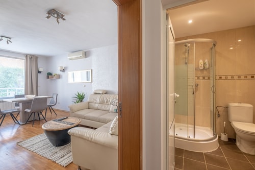 Spacious 1 bedroom apartment in a lively center 25 Flat Manager Booking
