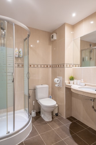 Spacious 1 bedroom apartment in a lively center 26 Flat Manager Booking