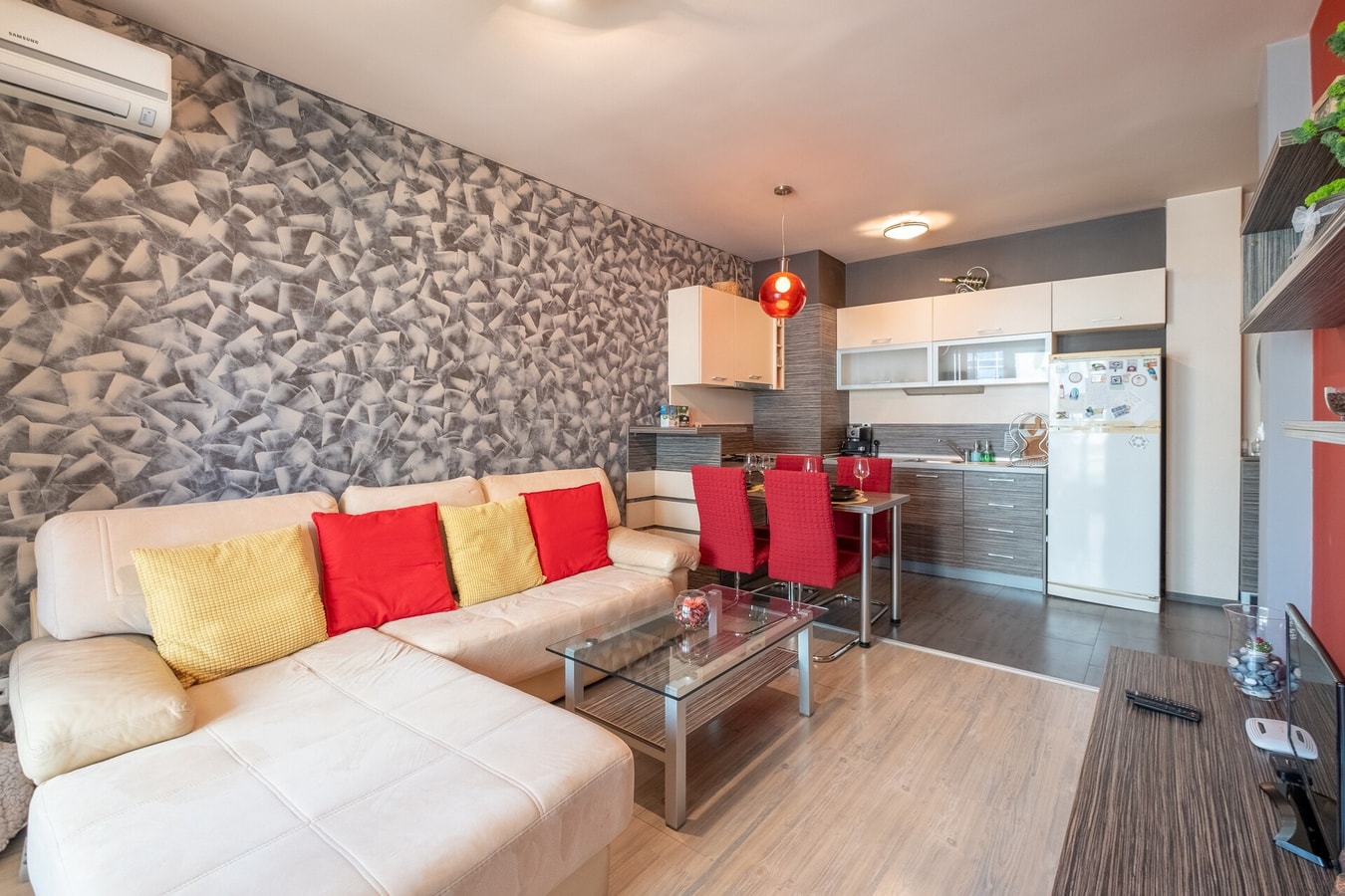 Modern Apartment | Top Location | Friendly Host 8 Flat Manager Booking