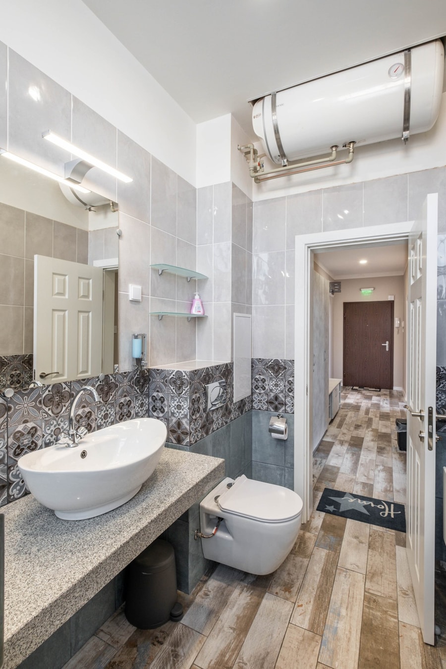 Samuil 93 · New 1930s quiet central apartment w/AC - 2 bedroom 24 Flat Manager Booking