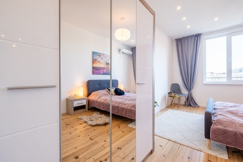 Bright Apartments – 2 Bedroom 6 Flat Manager Booking