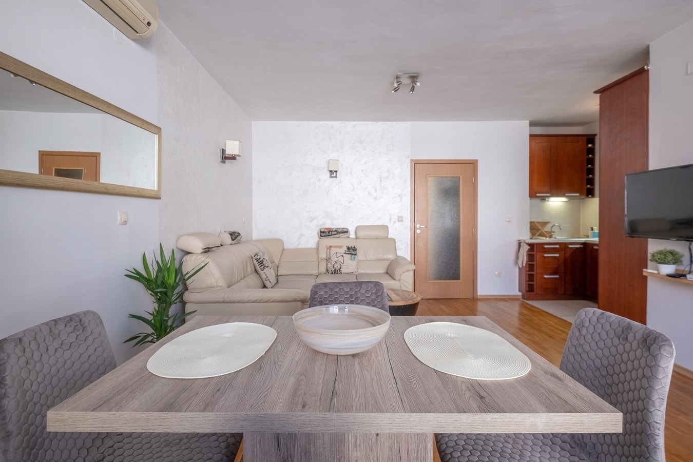 Spacious 1 bedroom apartment in a lively center 6 Flat Manager Booking