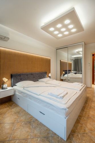 Marble Place 1 Flat Manager Booking