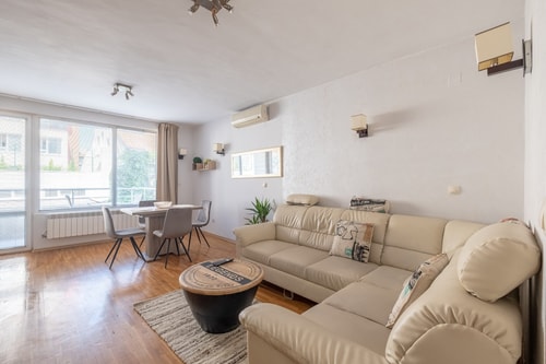 Spacious 1 bedroom apartment in a lively center 1 Flat Manager Booking