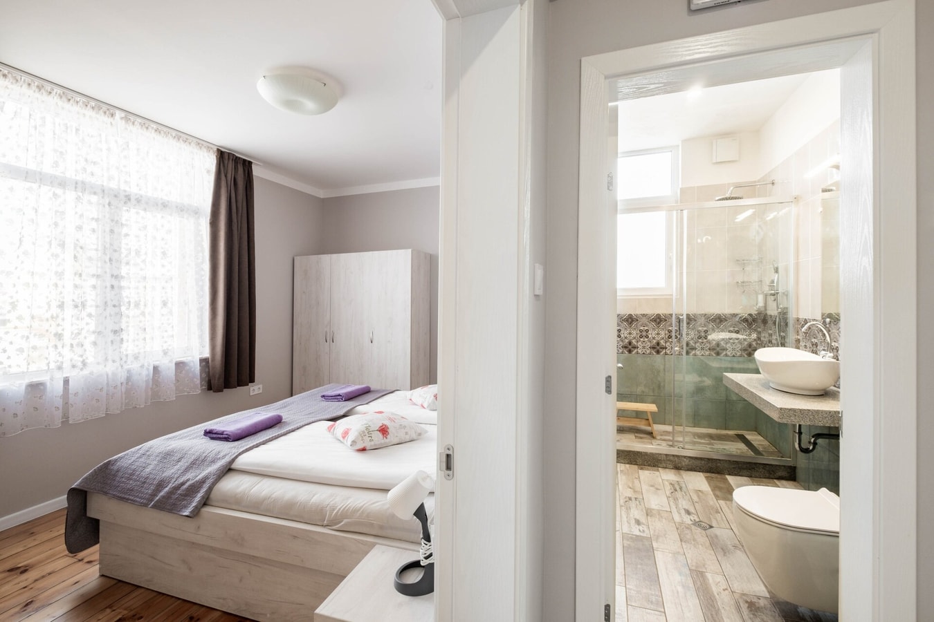 Samuil 93 · New 1930s quiet central apartment w/AC - 2 bedroom 21 Flat Manager Booking
