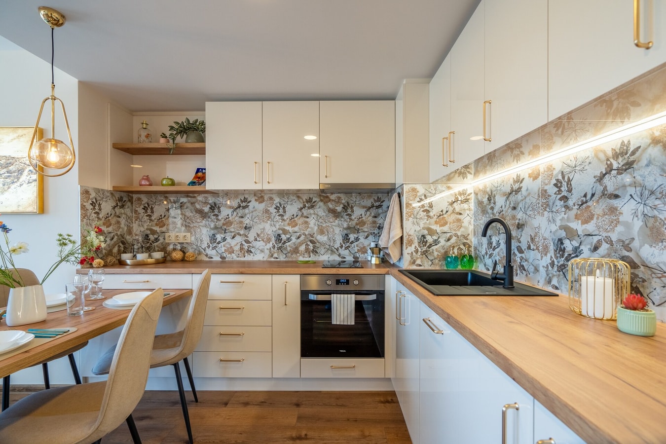 Golden Mountains 12 Flat Manager Booking