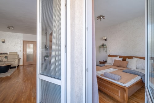 Spacious 1 bedroom apartment in a lively center 23 Flat Manager Booking