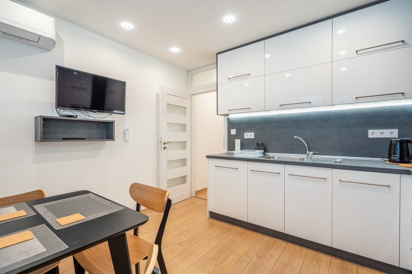 Harmony Suite 2 Flat Manager Booking