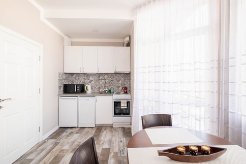 New 1930s quiet central apartment w/AC - 2 bedroom 5 Flat Manager Booking