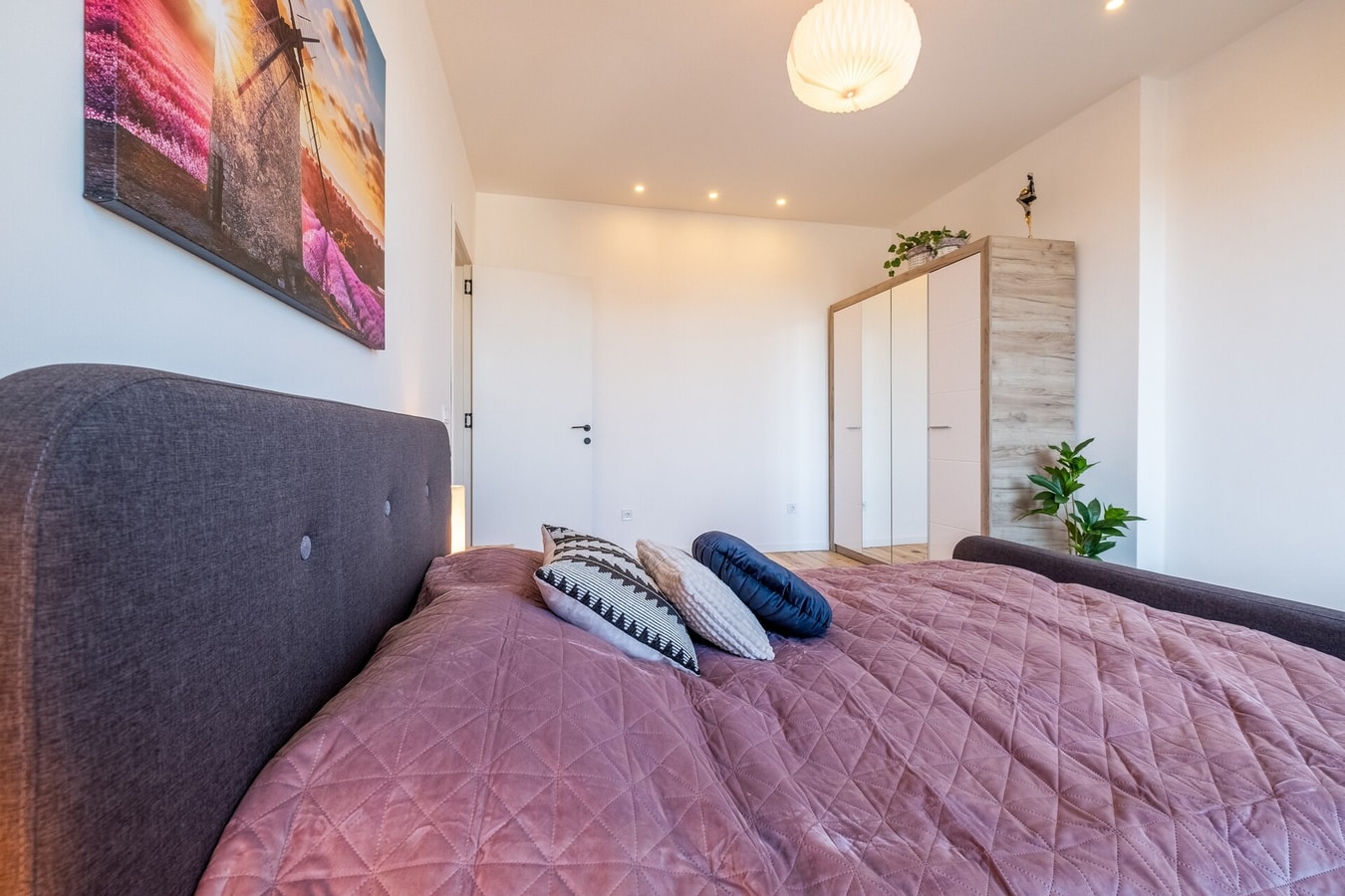 Bright Apartments – 2 Bedroom 9 Flat Manager Booking