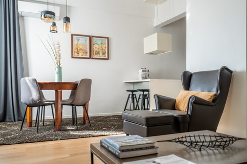 Elegant Getaway Near Iconic Eagles' Bridge 0 Flat Manager Booking