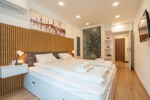 Zenith Apartment 23 Flat Manager Booking