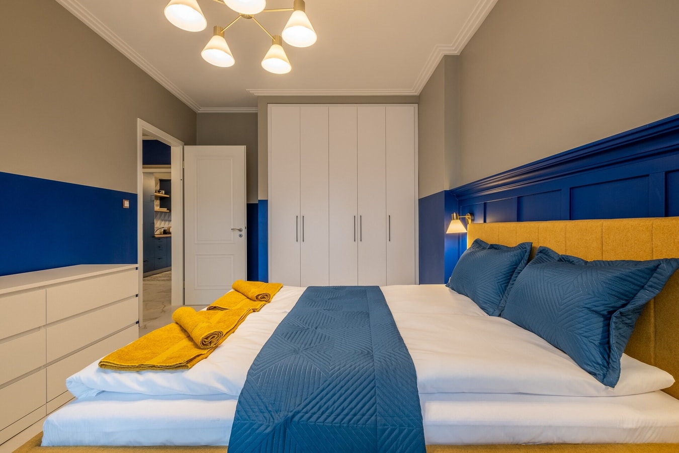Sofia’s Classy Blu -2 Bedrooms 15 Flat Manager Booking