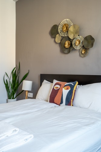 Elegant Getaway Near Iconic Eagles' Bridge 5 Flat Manager Booking