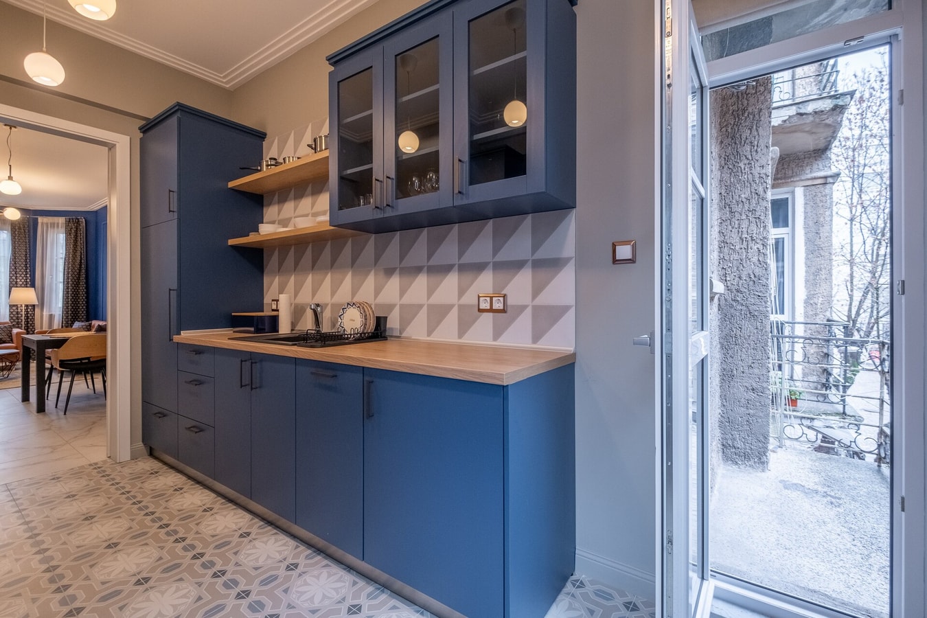 Sofia’s Classy Blu -2 Bedrooms 30 Flat Manager Booking