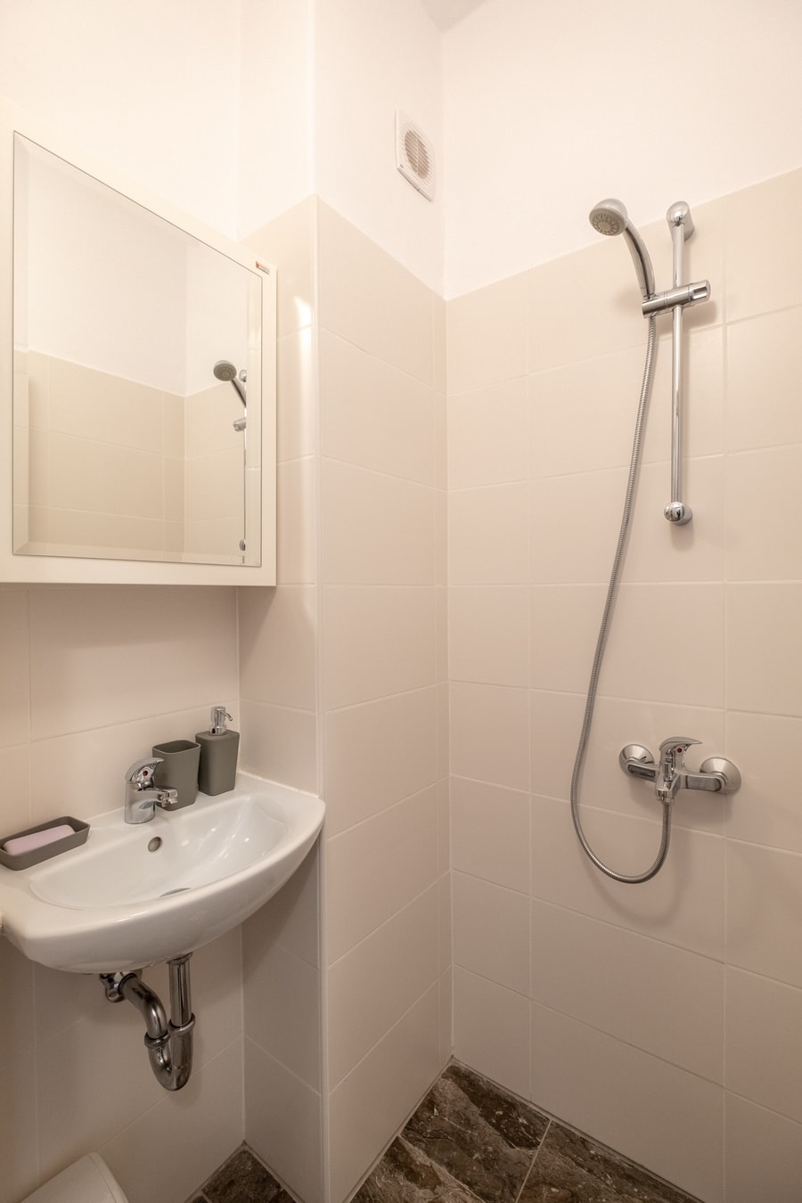 Peaceful downtown location - 2 bedroom apartment 21 Flat Manager Booking