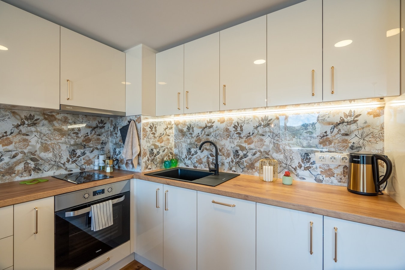 Golden Mountains 11 Flat Manager Booking