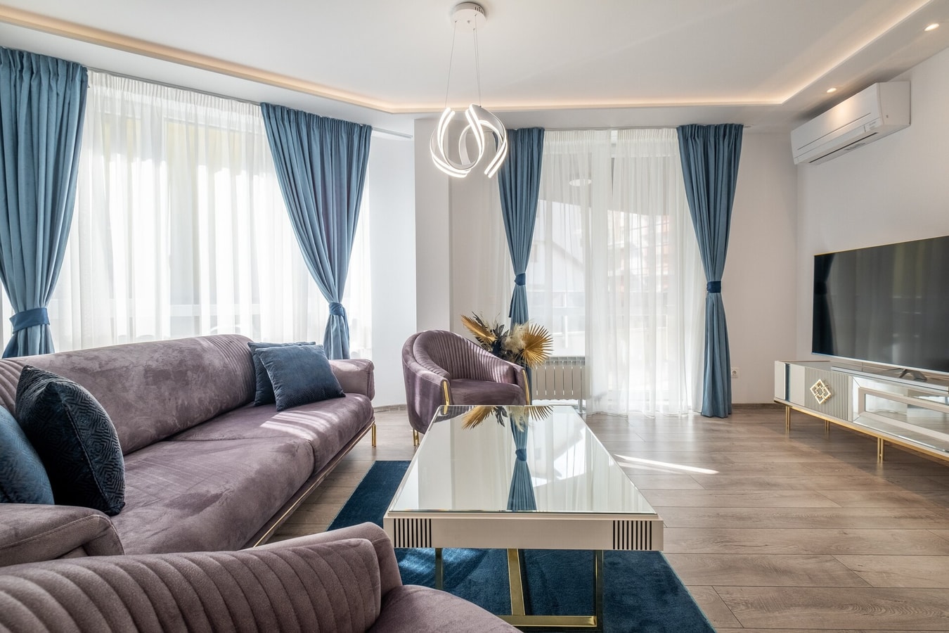 Elegant Deluxe - 2 Bedrooms apt. Flat Manager Booking