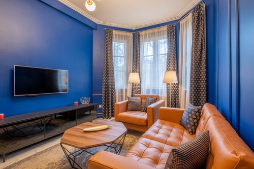 Sofia’s Classy Blu -2 Bedrooms 5 Flat Manager Booking